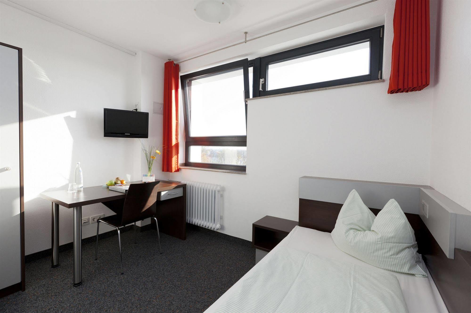 City-hostel Koeln-riehl Hostal *