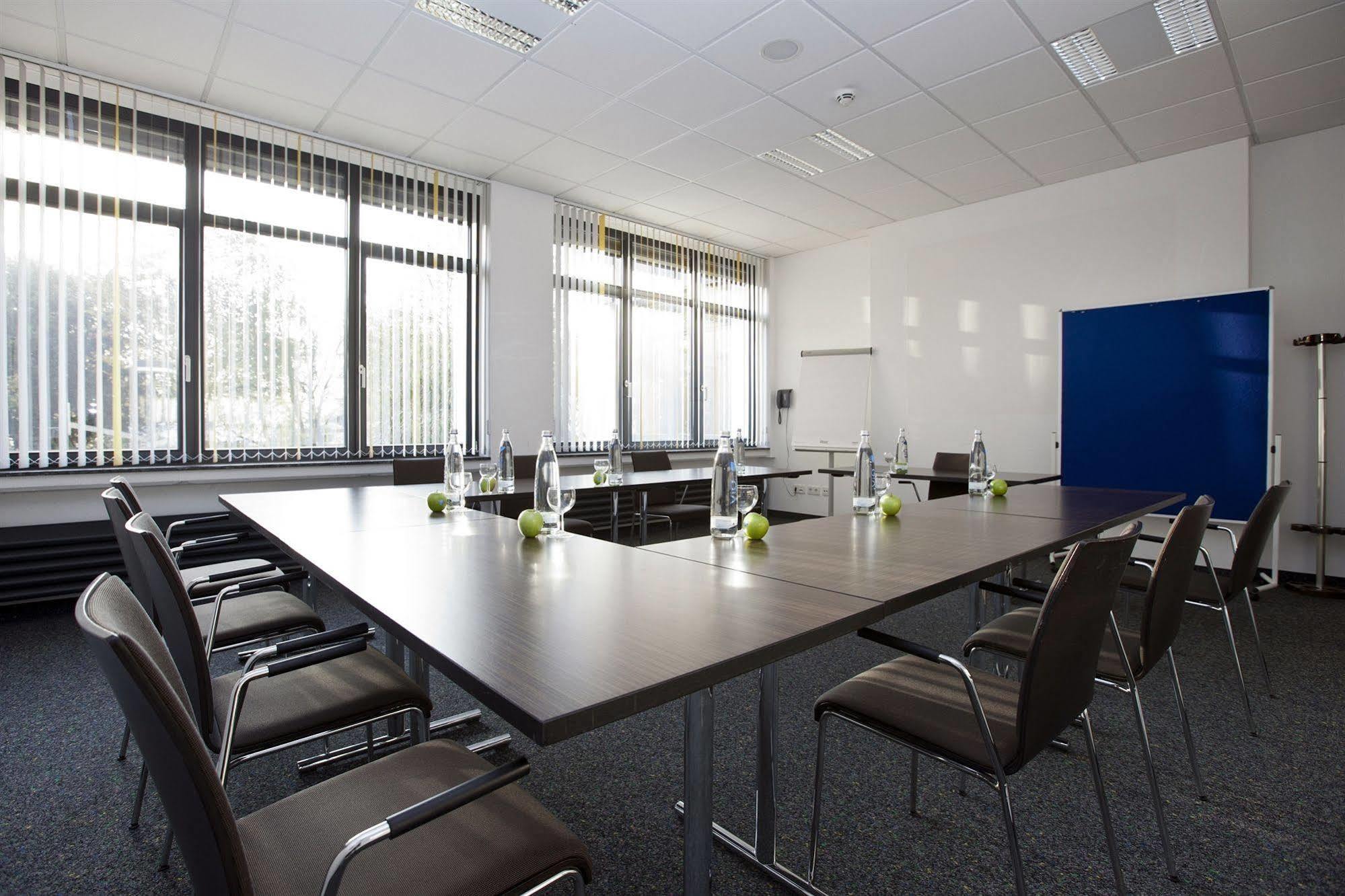 City-hostel Koeln-riehl Hostal